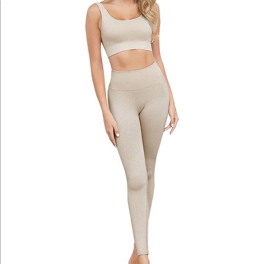 BBMEE AMAZON MATCHING WORKOUT SET OATMEAL